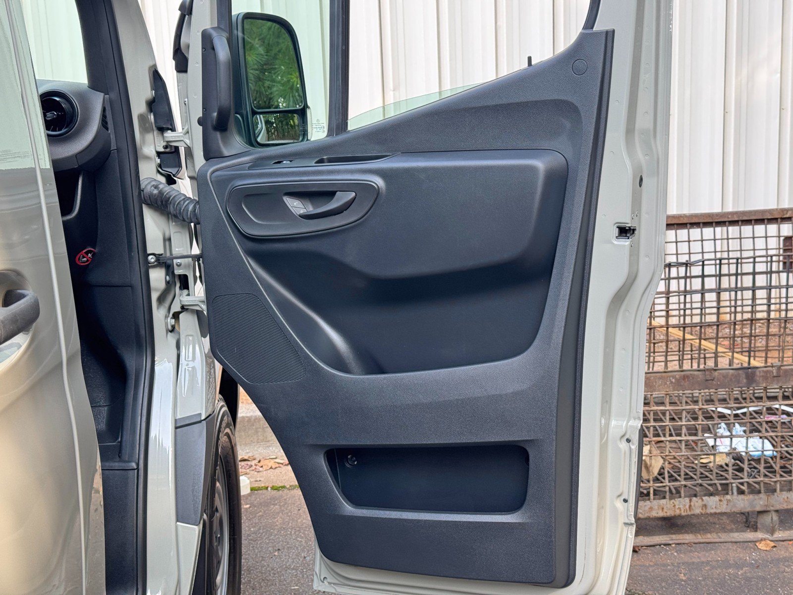 Used 2022 Mercedes-Benz Sprinter 2500 image 38