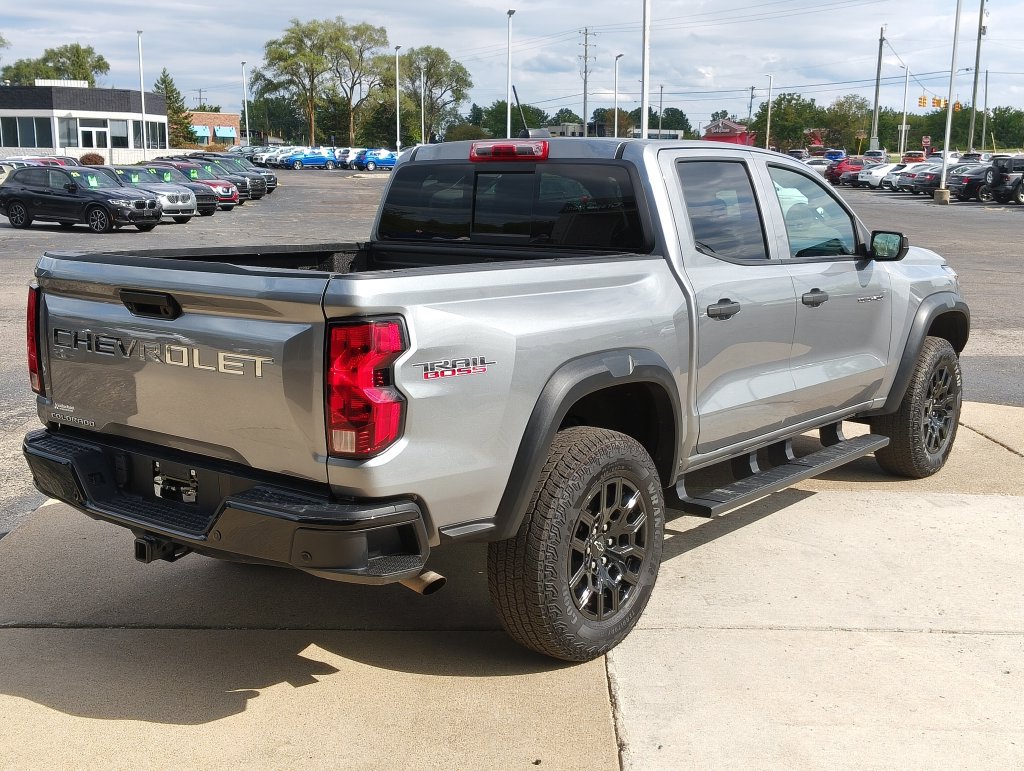 Used 2025 Chevrolet Colorado Trail Boss AWD/4WD image 27