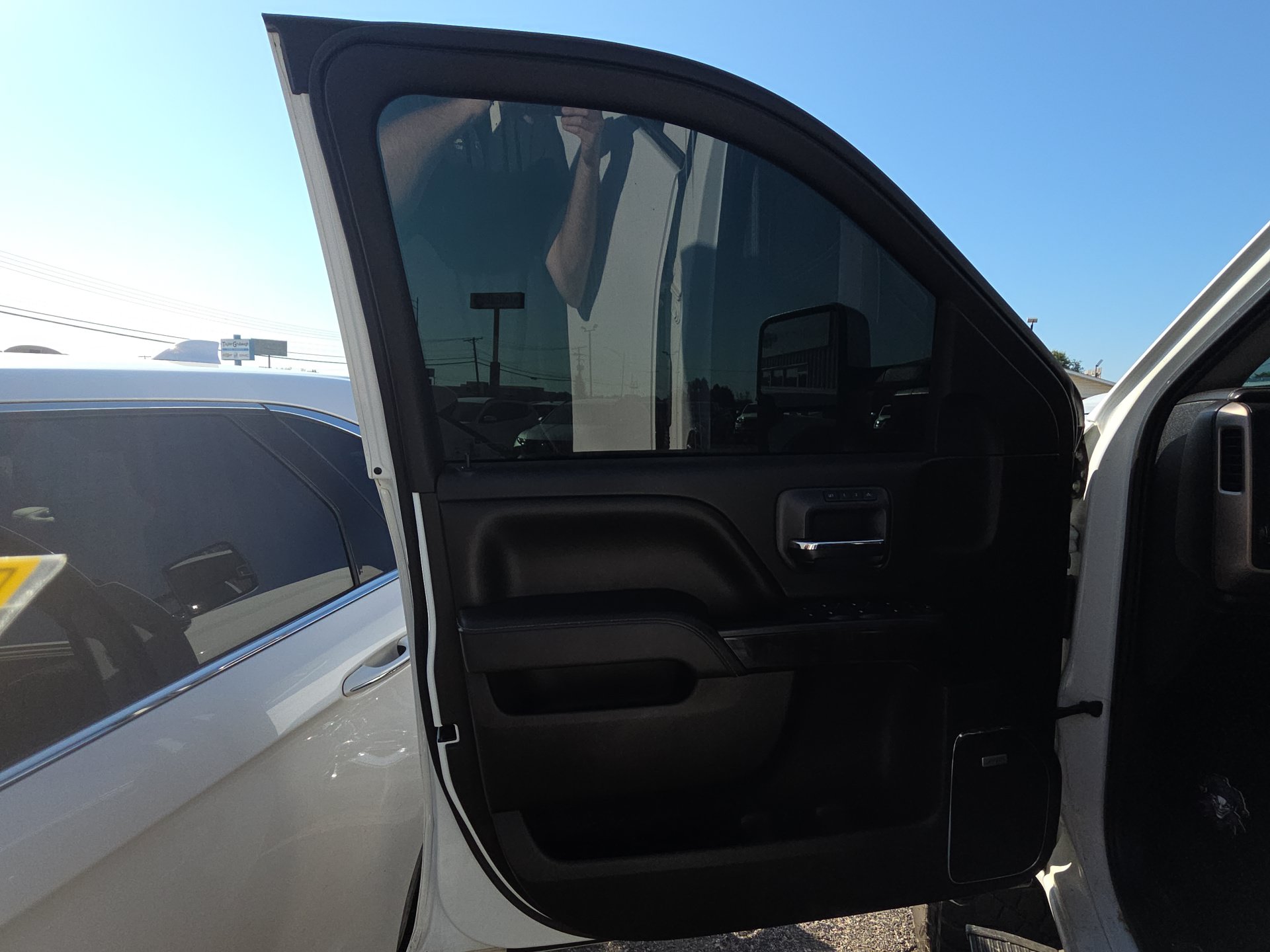 Used 2016 GMC Sierra 2500 Denali w/ Duramax Plus Package AWD/4WD image 6
