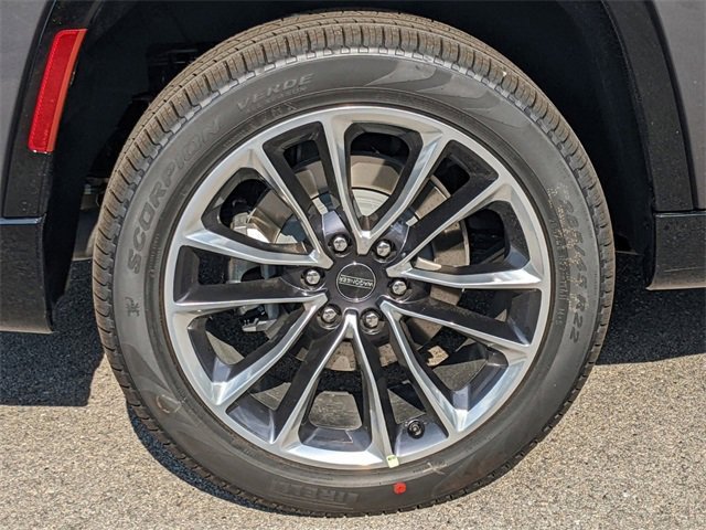 New 2024 Jeep Wagoneer L Series III w/ Premium Group I image 9