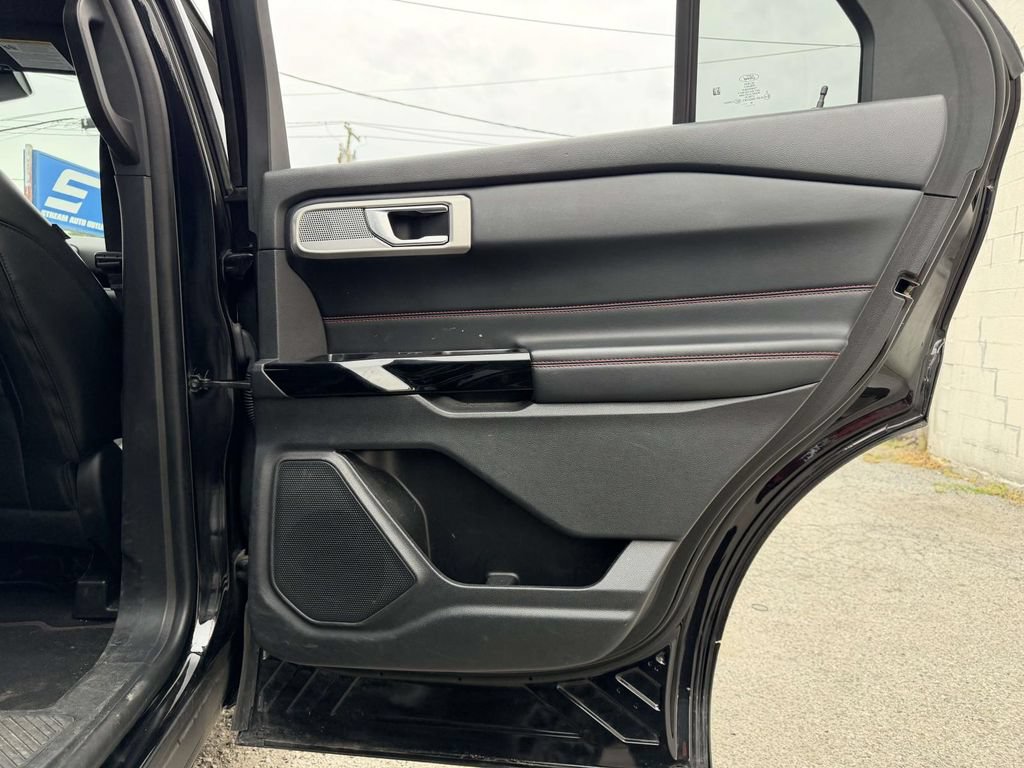 Used 2022 Ford Explorer ST-Line AWD/4WD image 17