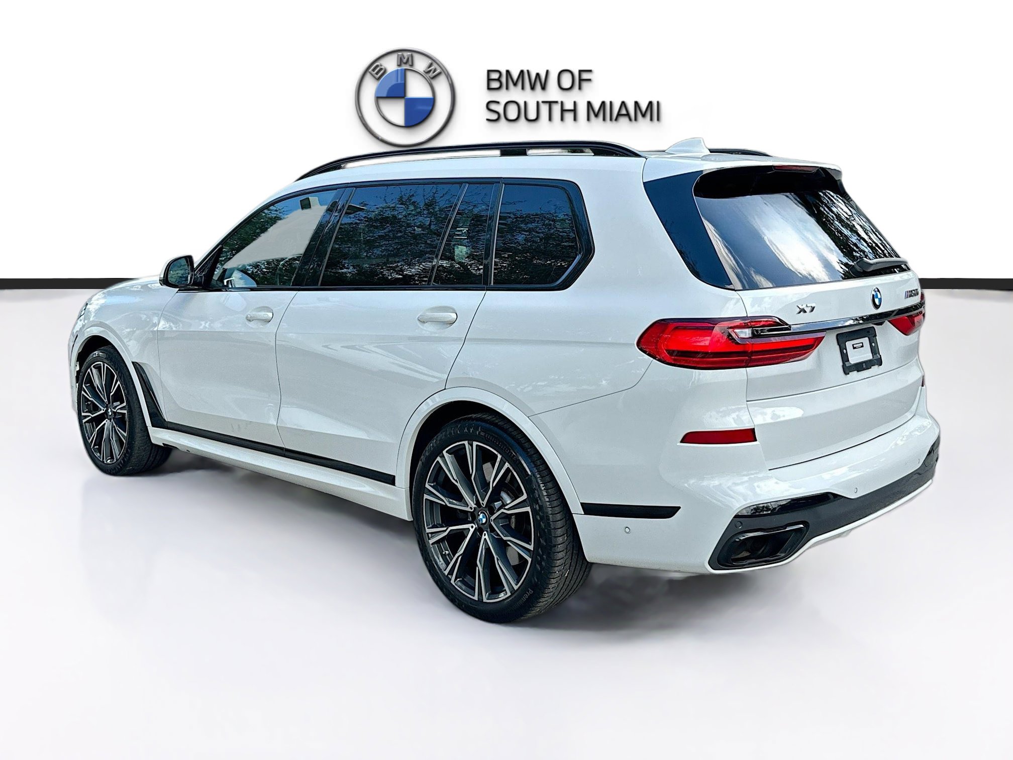 Certified 2022 BMW X7 M50i image 5