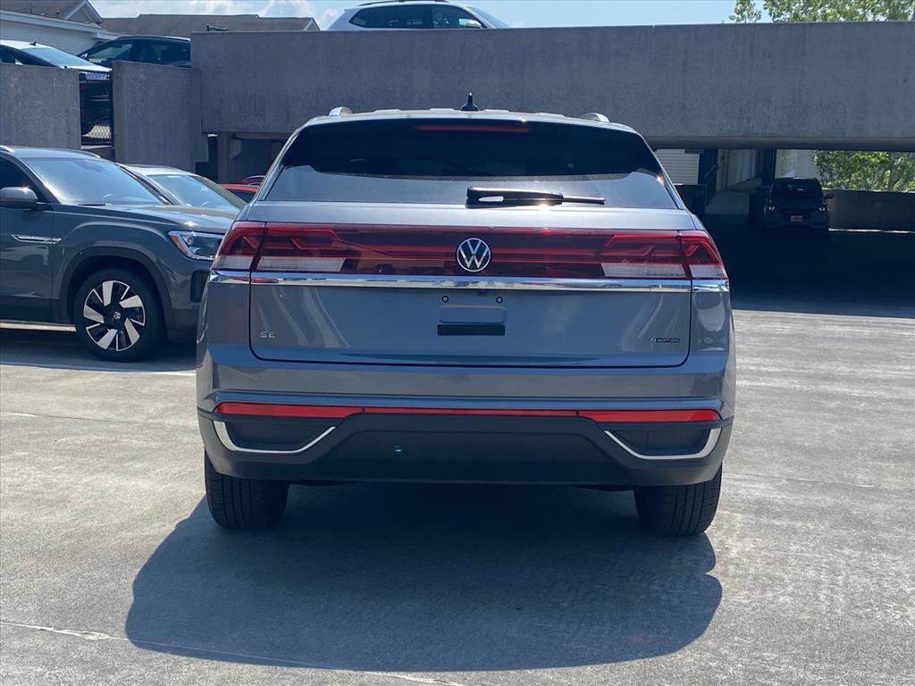 Certified 2024 Volkswagen Atlas Cross Sport SE AWD/4WD image 4