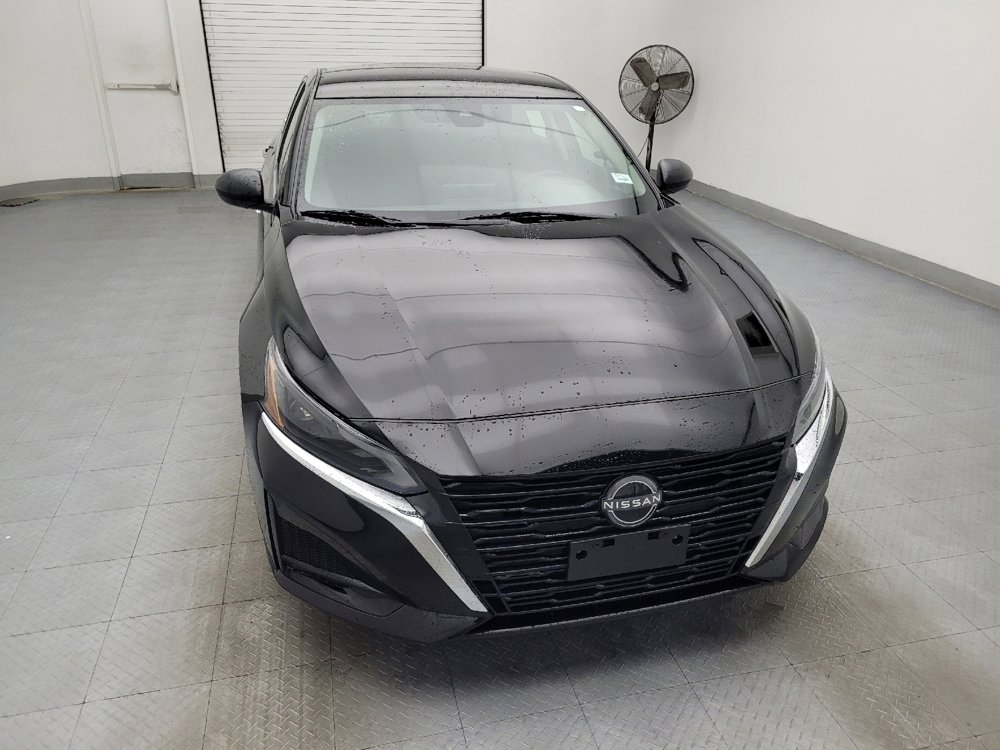 Used 2024 Nissan Altima 2.5 SV image 14