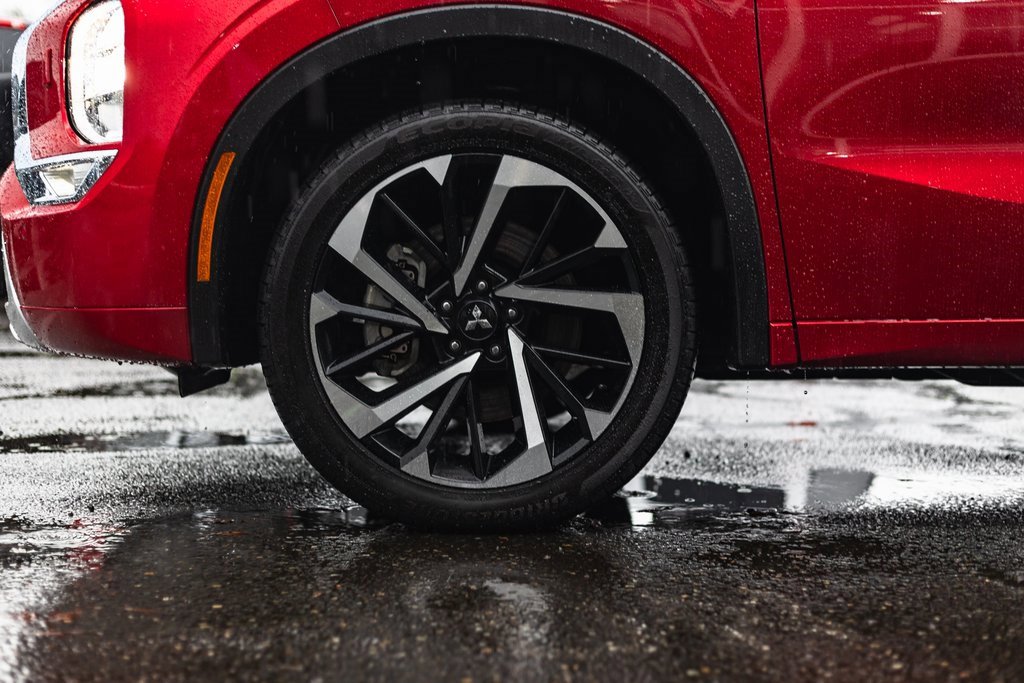 Used 2024 Mitsubishi Outlander SEL image 12