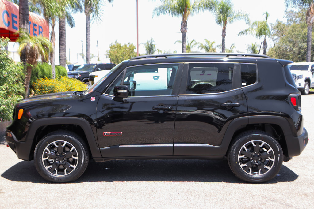 Used 2023 Jeep Renegade Trailhawk AWD/4WD image 5