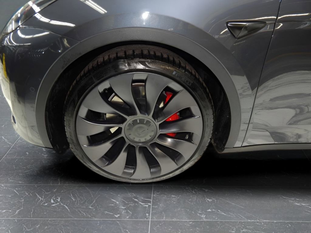Used 2021 Tesla Model Y Performance image 12