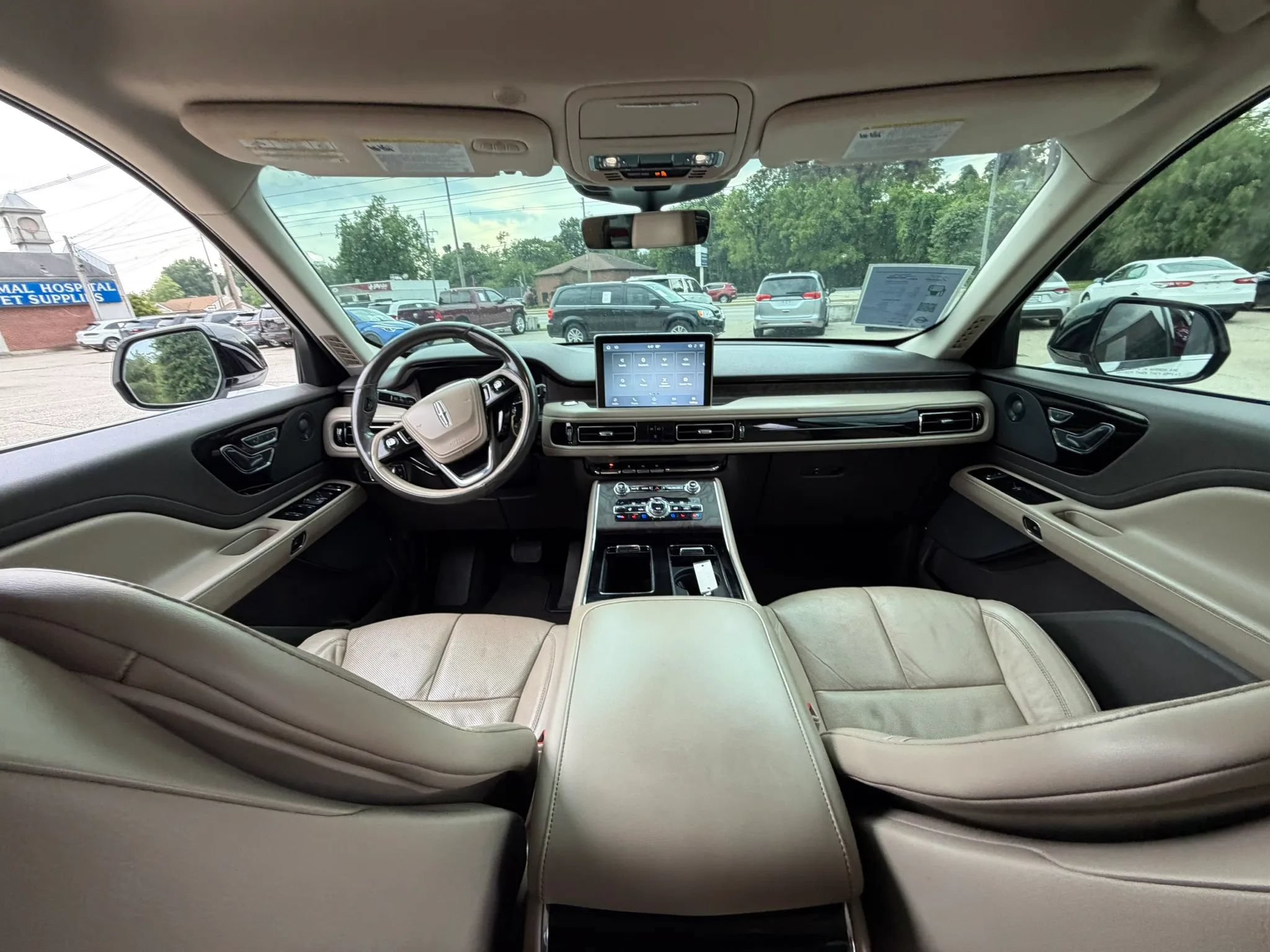 Used 2020 Lincoln Aviator Reserve w/ Elements Package Plus RWD image 16