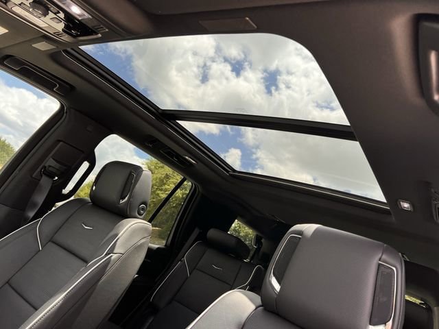 New 2026 Cadillac Escalade Sport w/ Touring Package AWD/4WD image 19