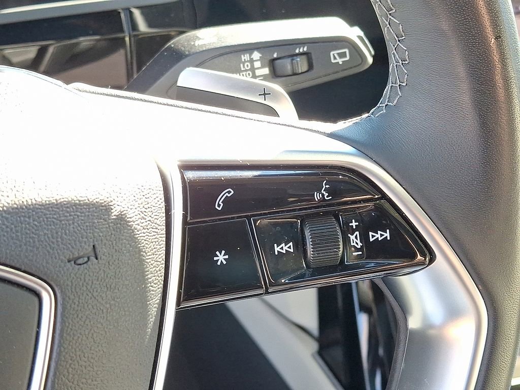 Used 2024 Audi Q8 e-tron Premium Plus image 23