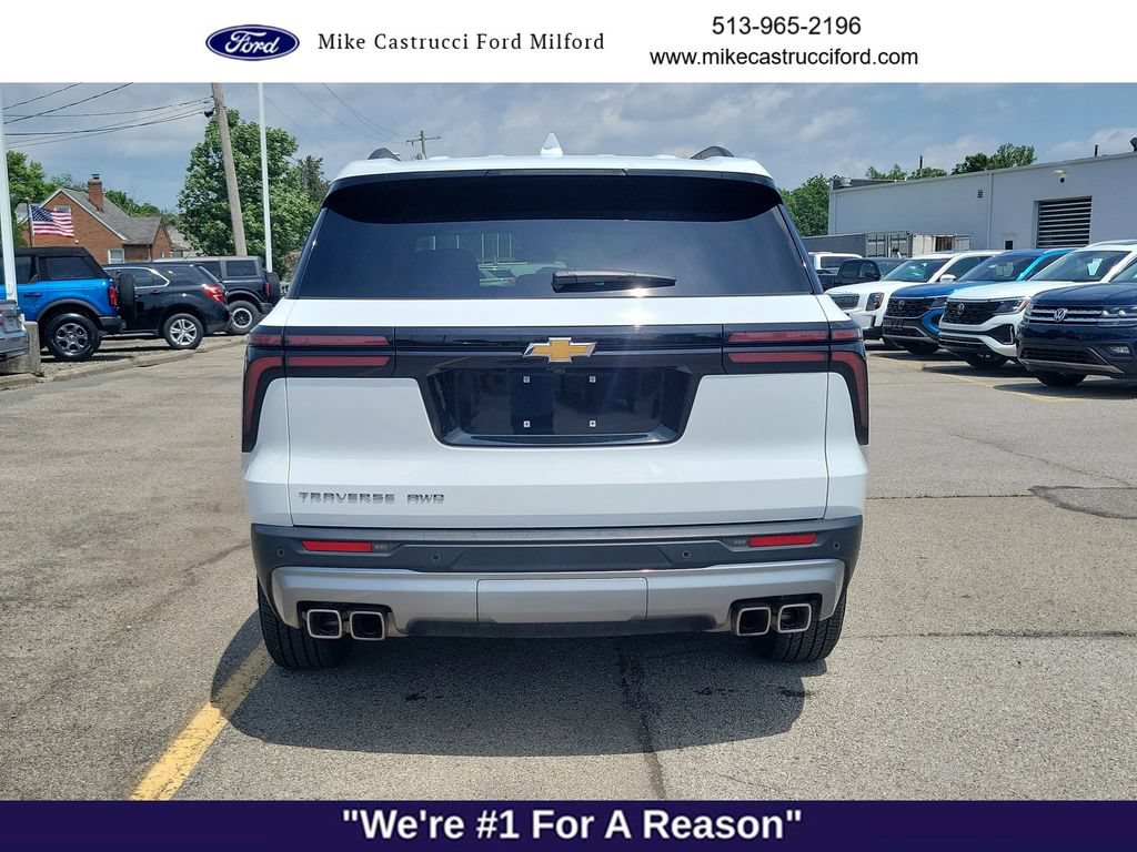 Used 2026 Chevrolet Traverse LT AWD/4WD image 4