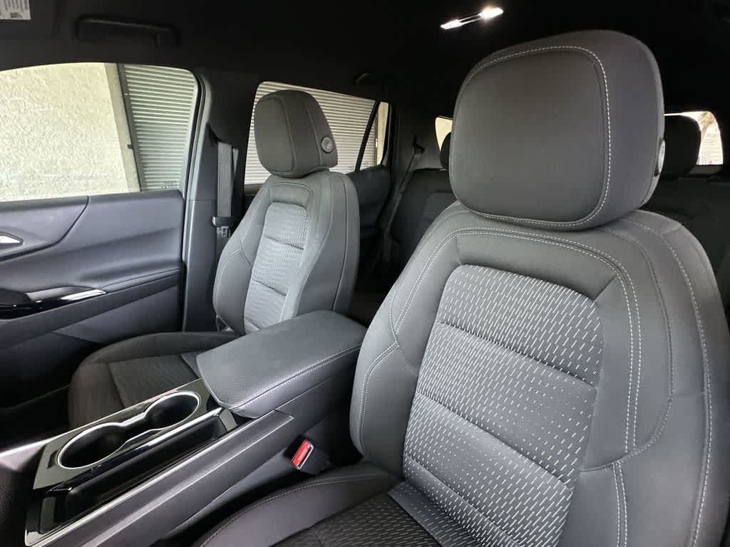 Used 2025 Chevrolet Equinox LT w/ Safety and Technology Package FWD image 14