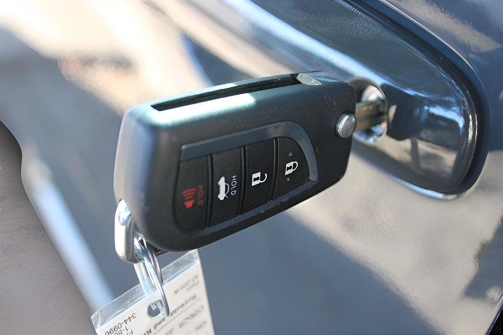 Used 2025 Toyota Corolla LE image 15