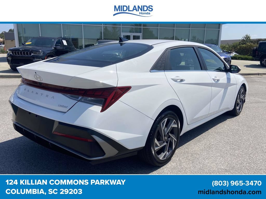 Used 2025 Hyundai Elantra Limited FWD image 6