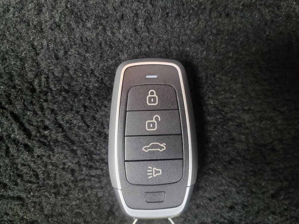 Used 2018 INFINITI Q50 Luxe w/ Essential Package (2.0T Luxe) RWD image 32