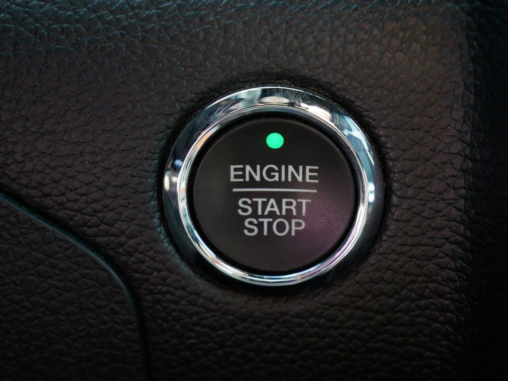 Used 2016 Lincoln Navigator Select AWD/4WD image 25