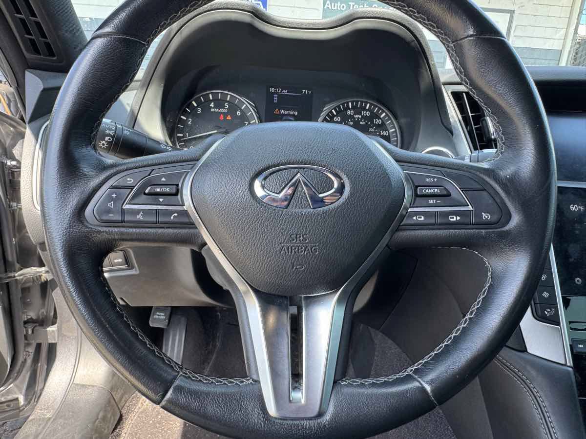 Used 2020 INFINITI Q60 3.0t Luxe RWD image 24