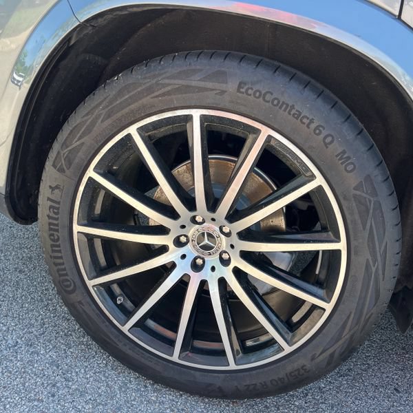 Used 2025 Mercedes-Benz GLS 580 4MATIC image 12