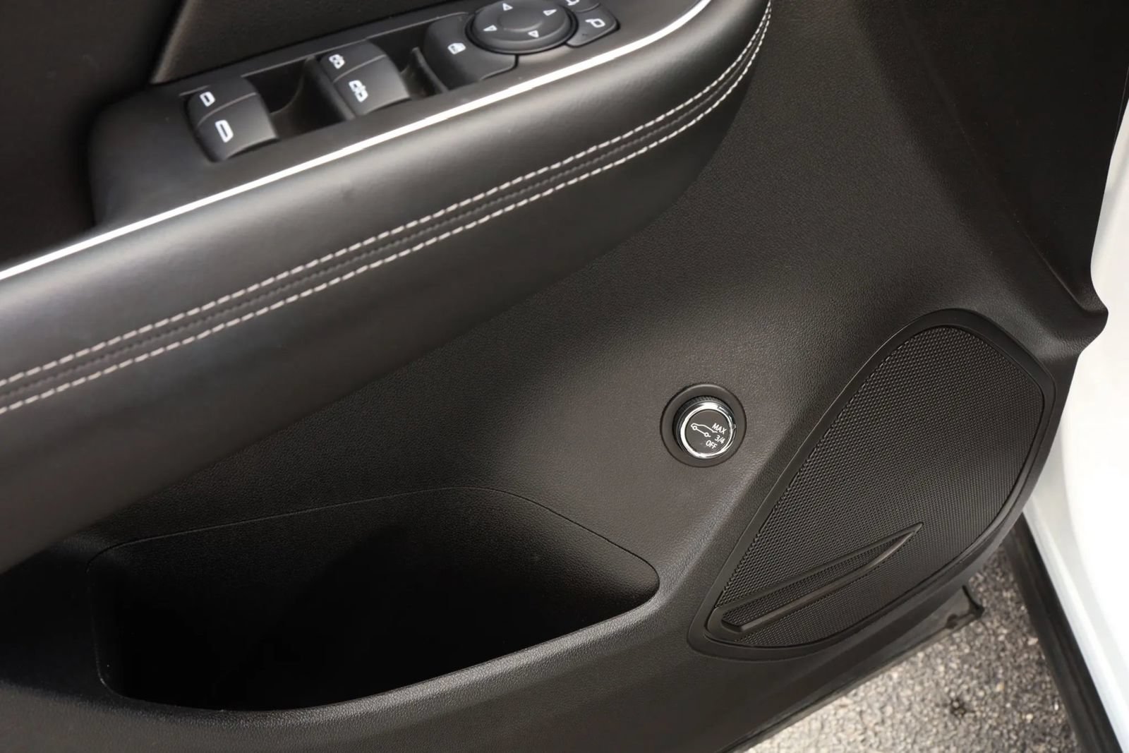 Used 2023 Buick Envision Essence AWD/4WD image 12