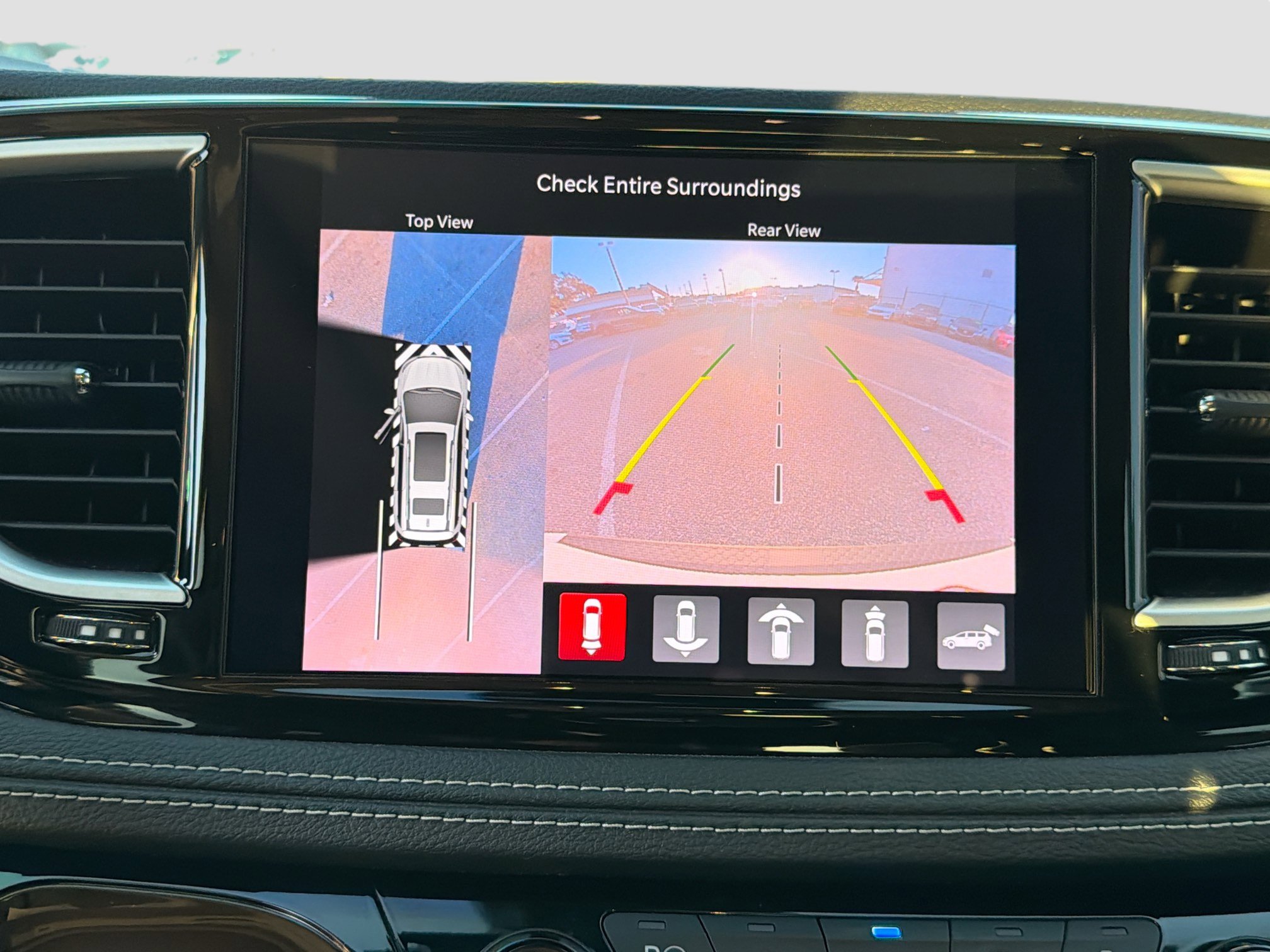 Used 2022 Chrysler Pacifica Limited image 33