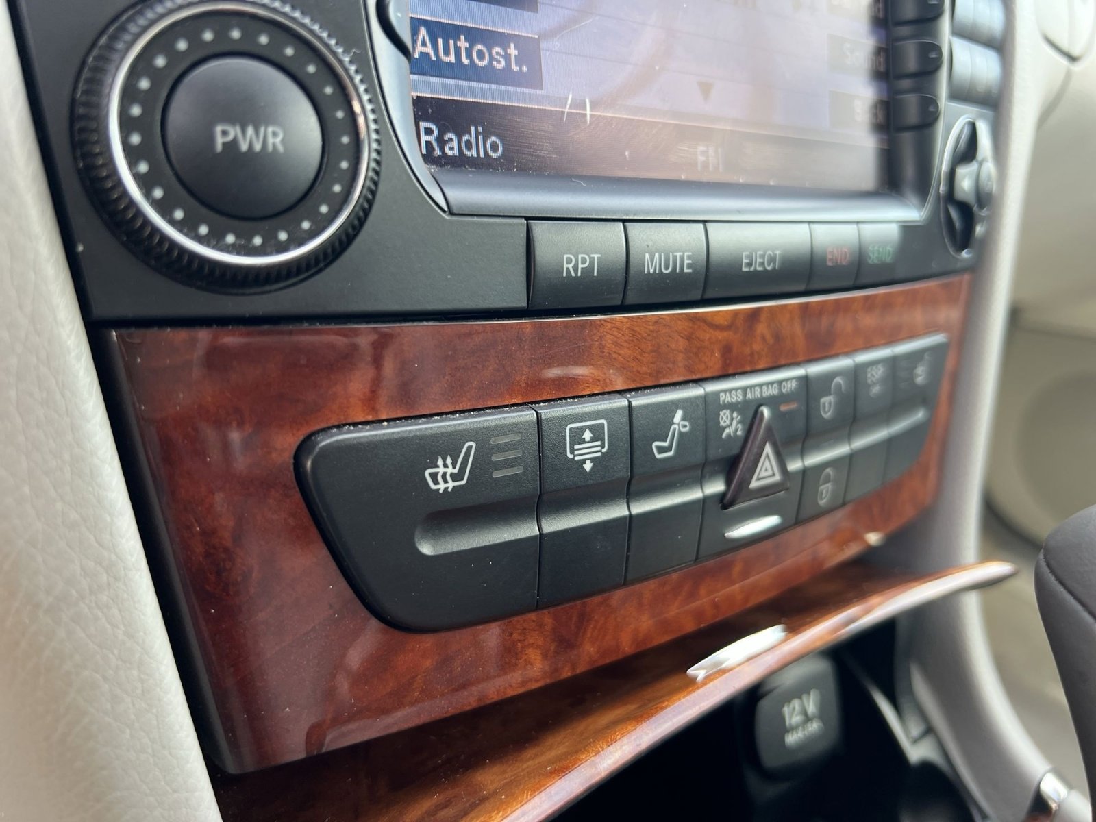 Used 2005 Mercedes-Benz E 320 4MATIC Sedan image 32
