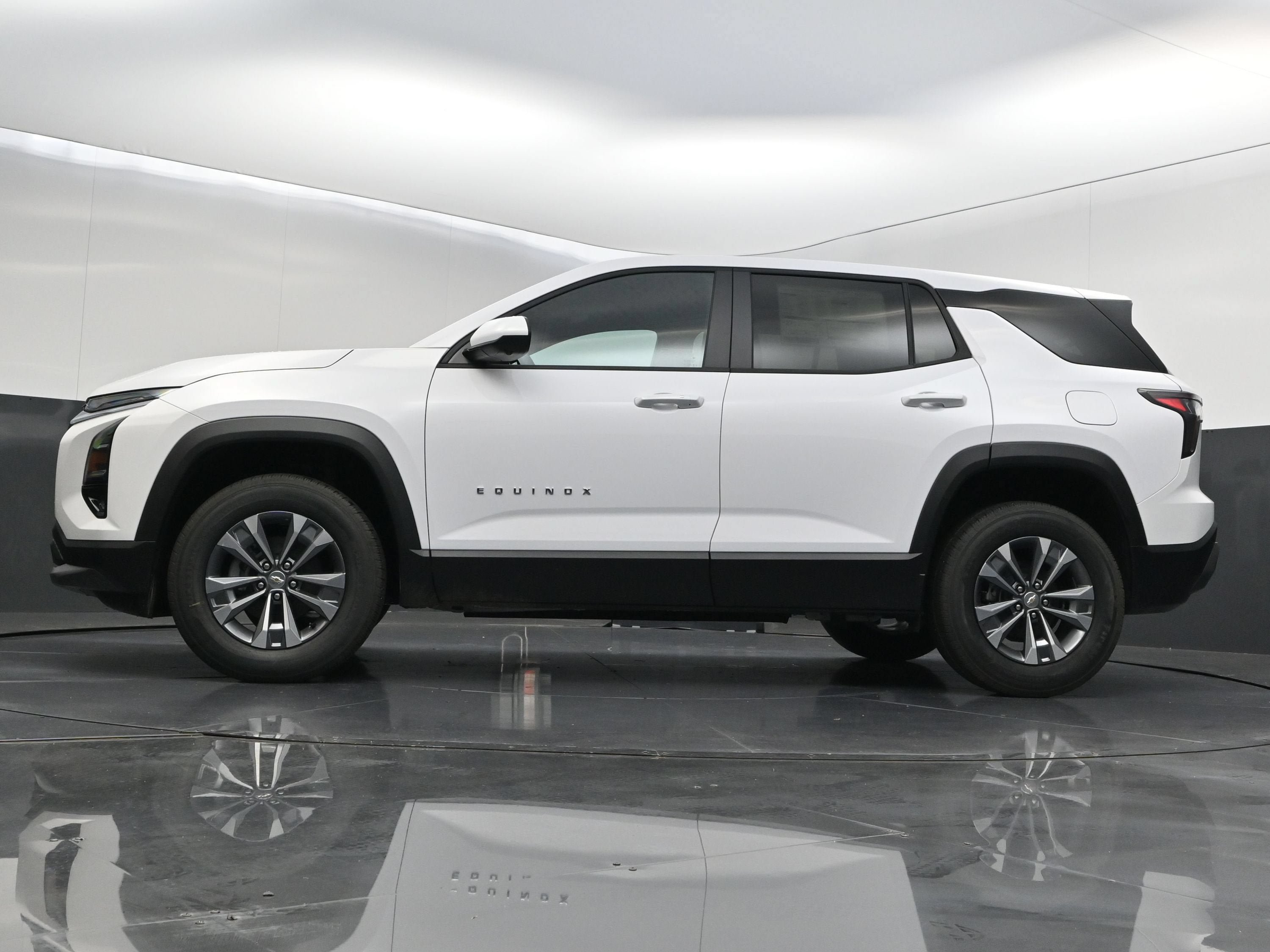 New 2027 Chevrolet Equinox LT w/ Convenience Package II FWD image 41