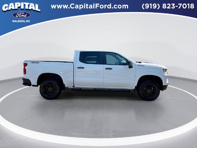 Used 2025 Chevrolet Silverado 1500 LT Trail Boss w/ Convenience Package II AWD/4WD image 9
