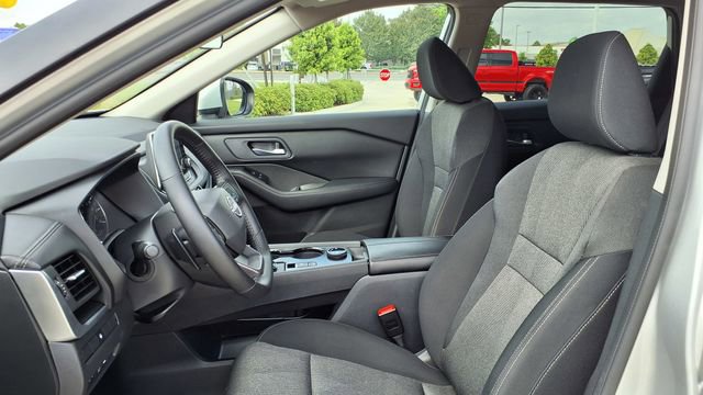 Used 2025 Nissan Rogue SV AWD/4WD image 20