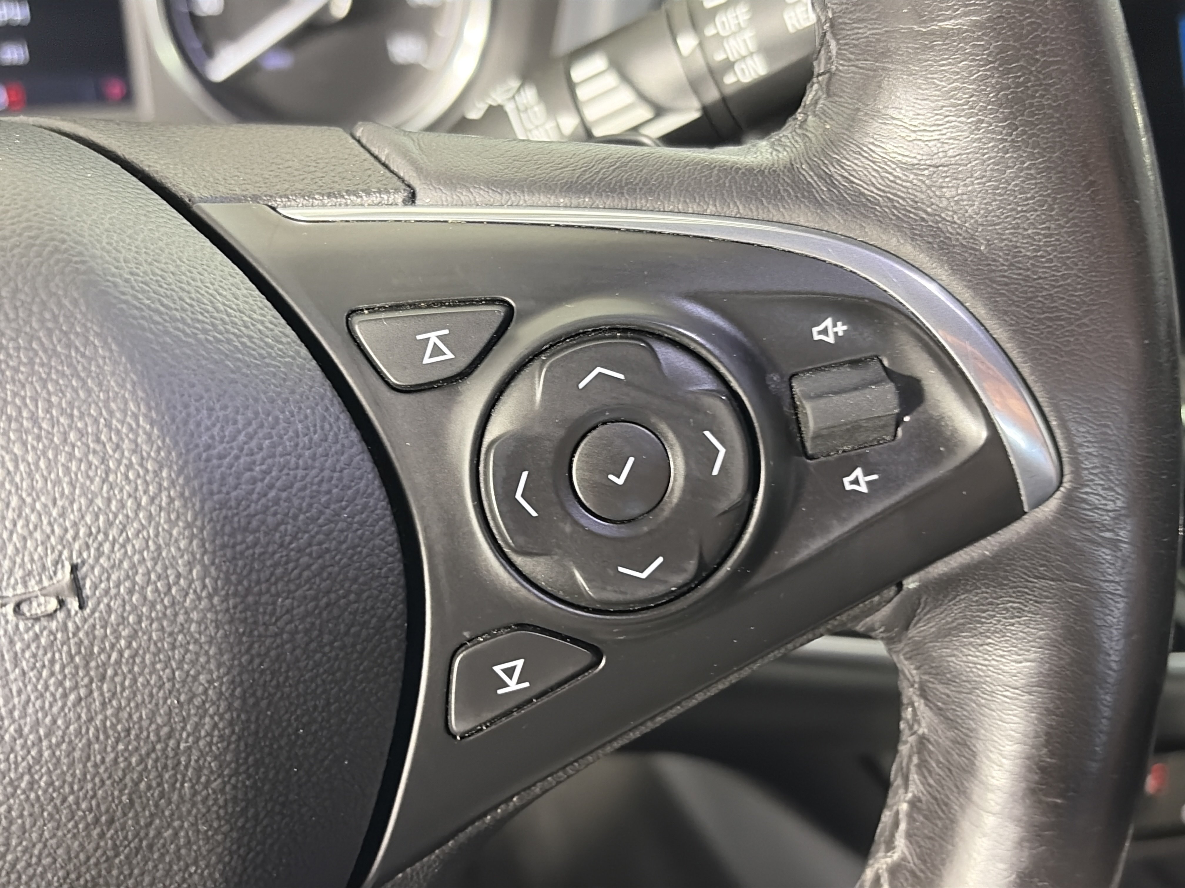 Certified 2021 Buick Enclave Essence w/ Sport Touring Edition FWD image 35