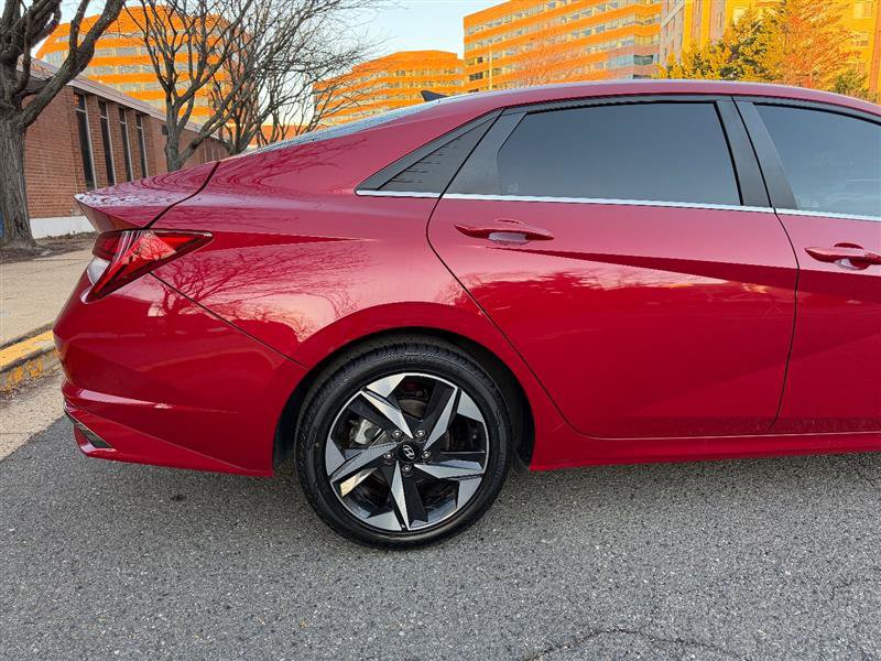 Used 2021 Hyundai Elantra Limited image 7