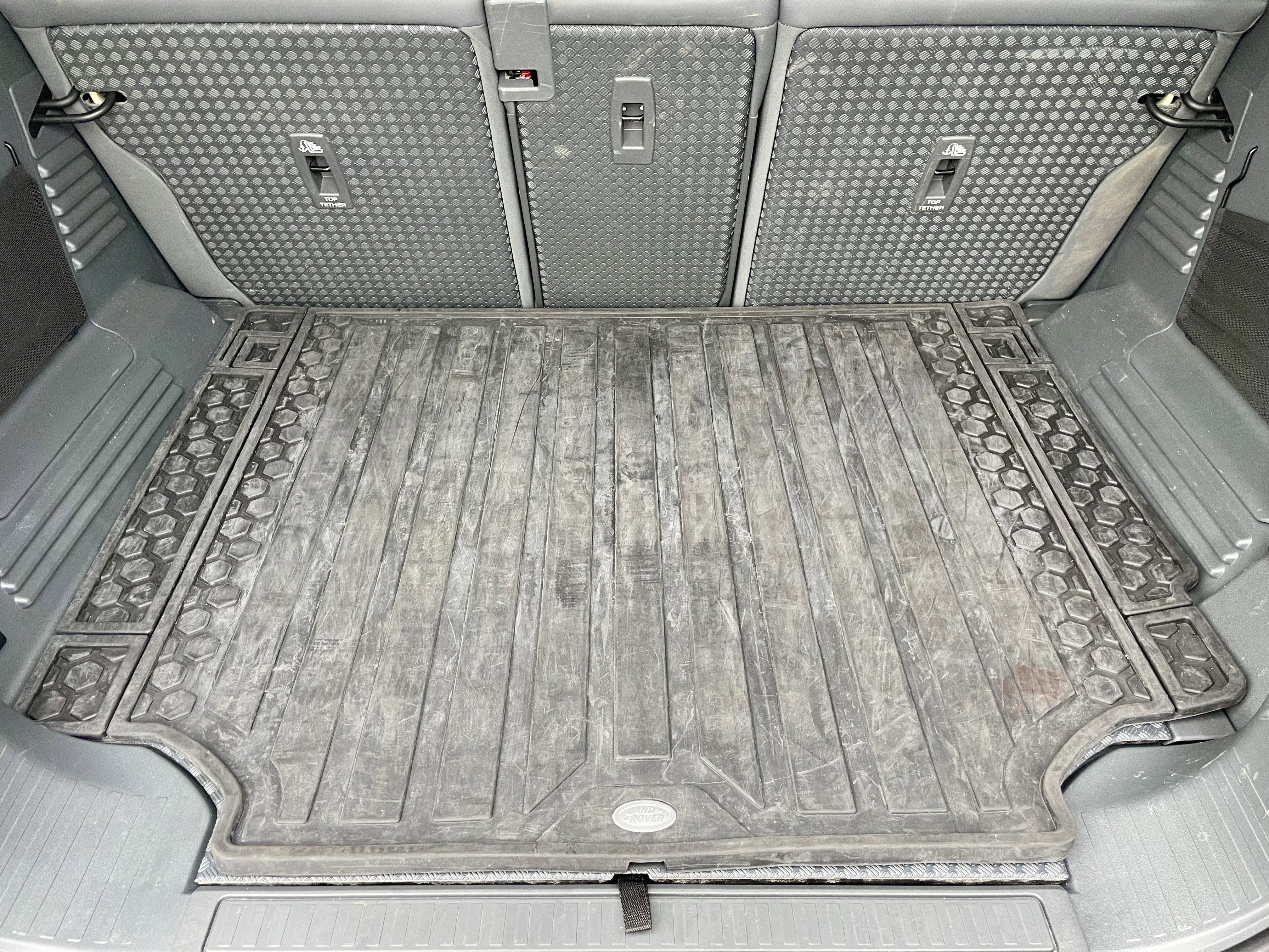 Certified 2024 Land Rover Defender 110 X-Dynamic SE image 34