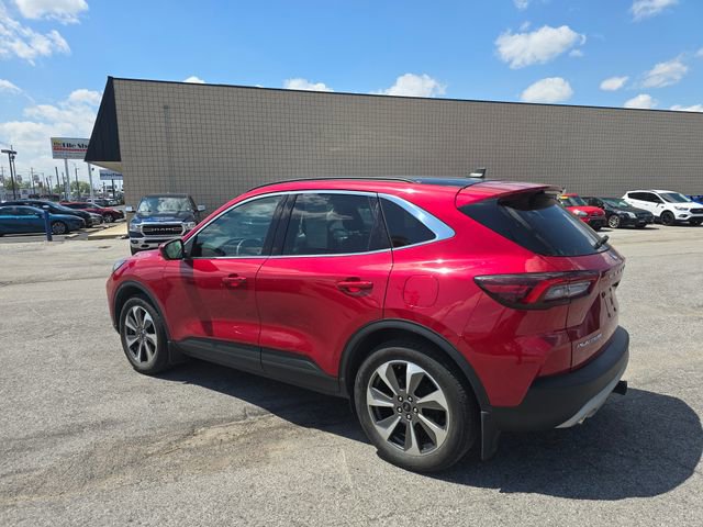 Used 2023 Ford Escape Platinum w/ Class II Trailer Tow Package AWD/4WD image 7