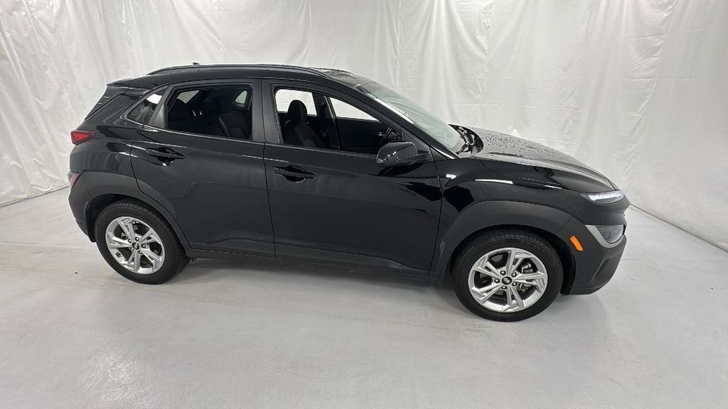 Used 2023 Hyundai Kona SEL w/ Convenience Package image 2