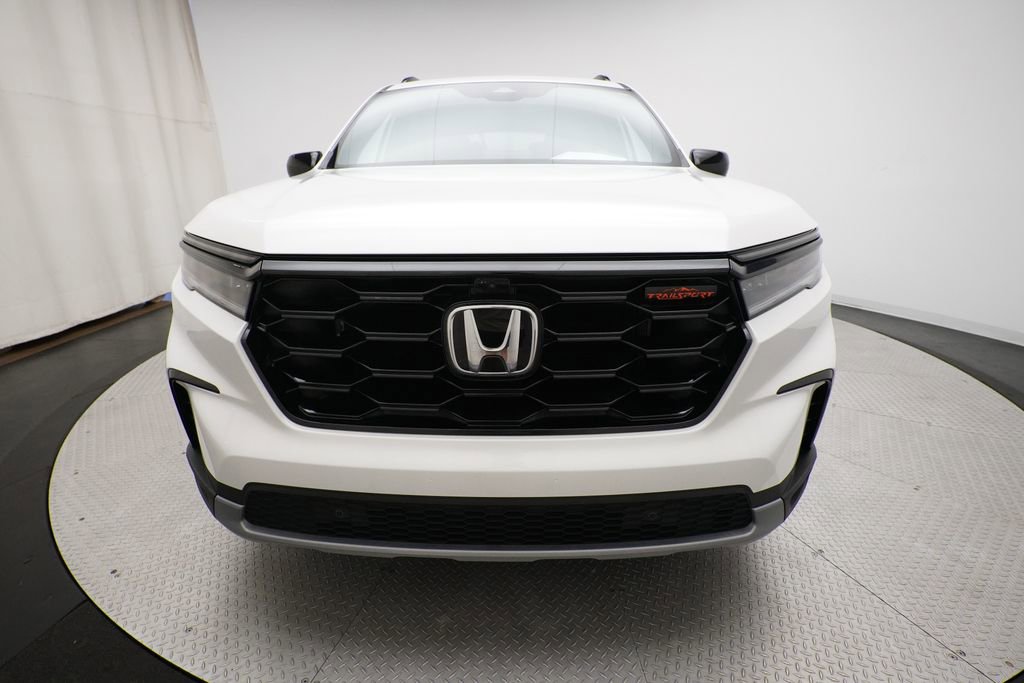 Certified 2025 Honda Pilot TrailSport image 11