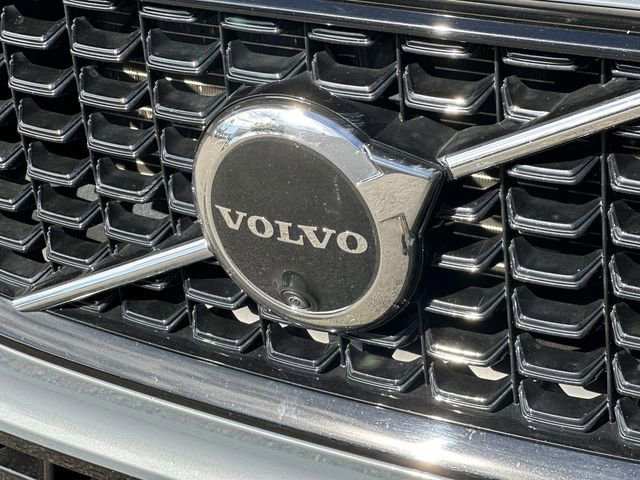Used 2023 Volvo XC60 B5 Plus image 31