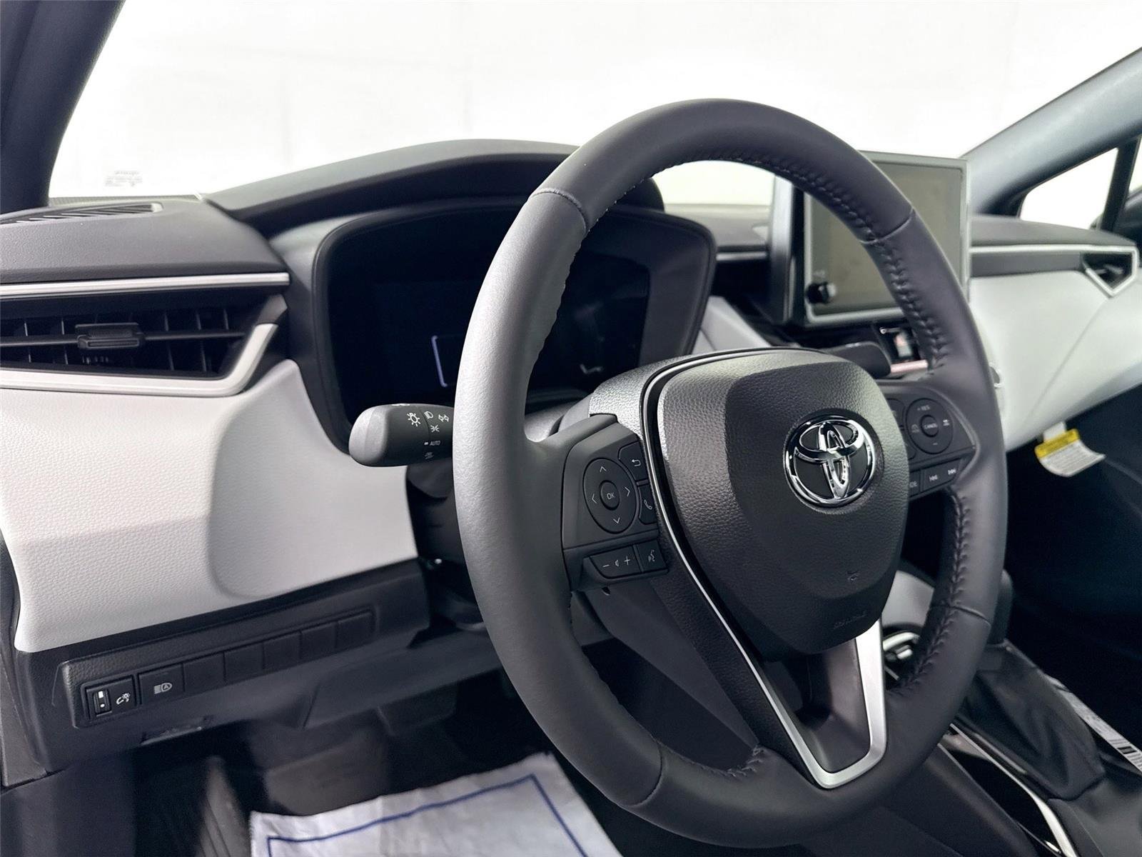 New 2026 Toyota Corolla SE FWD image 14