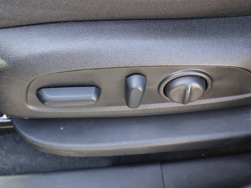 Used 2024 Chevrolet Equinox LT FWD image 32