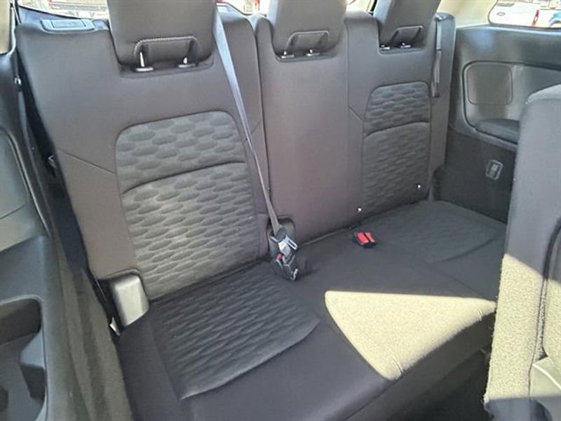 Used 2025 Nissan Pathfinder SV image 28