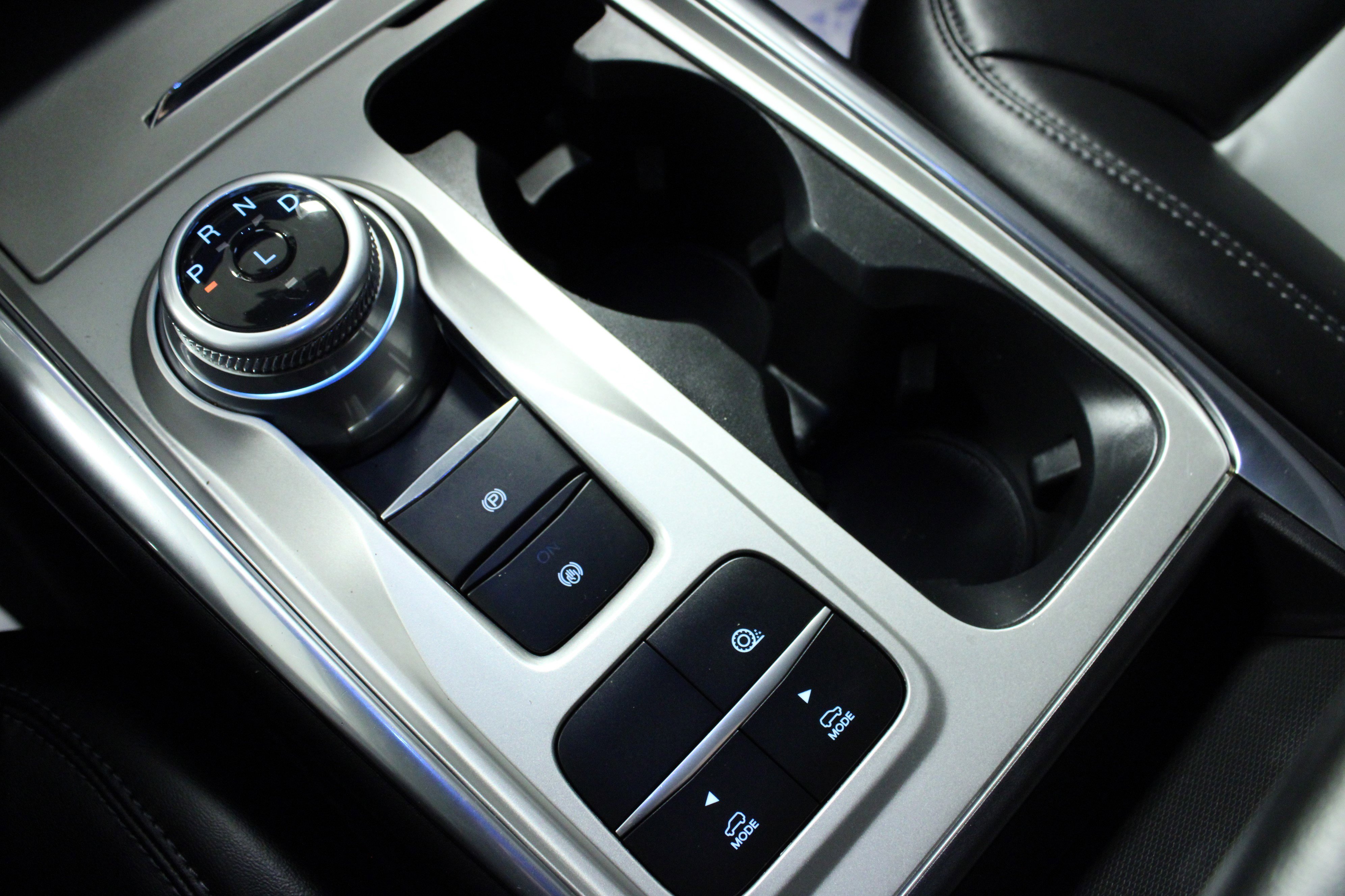 Used 2022 Ford Explorer XLT w/ Equipment Group 202A image 24