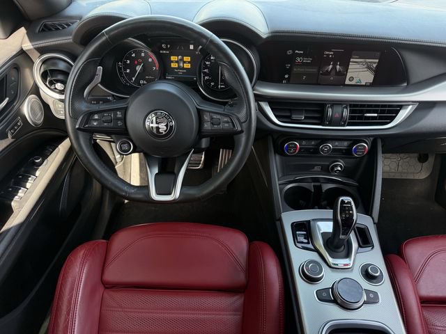 Used 2022 Alfa Romeo Stelvio Veloce AWD/4WD image 12