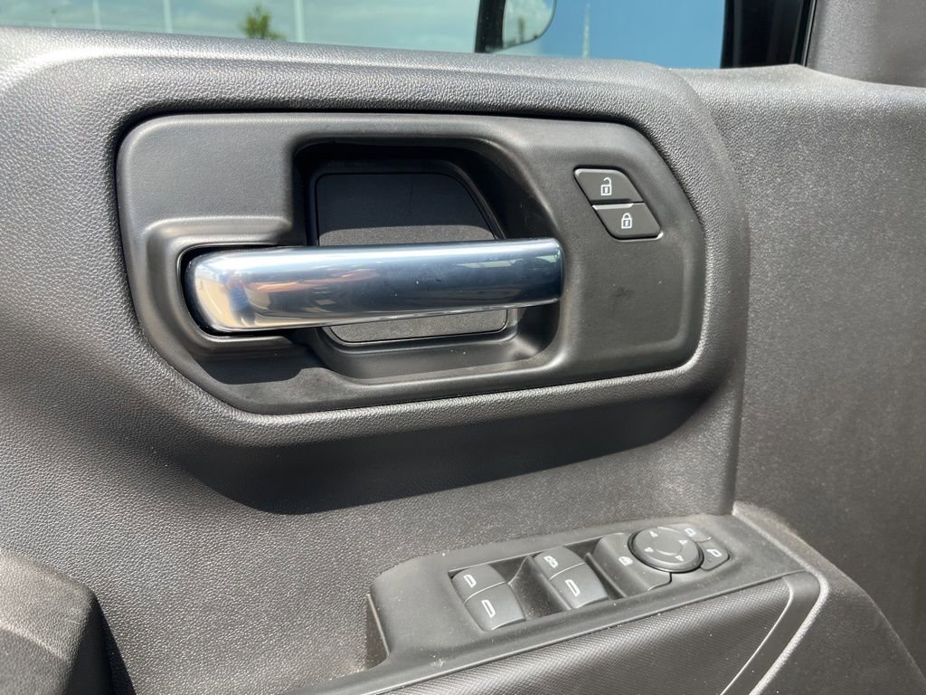 Used 2025 Chevrolet Silverado 1500 Custom Trail Boss w/ Dark Appearance Package image 11