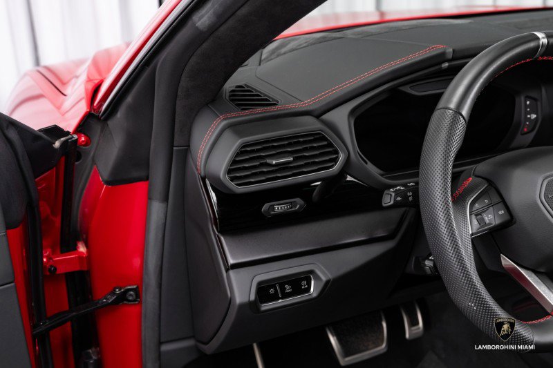 Used 2024 Lamborghini Urus S image 29