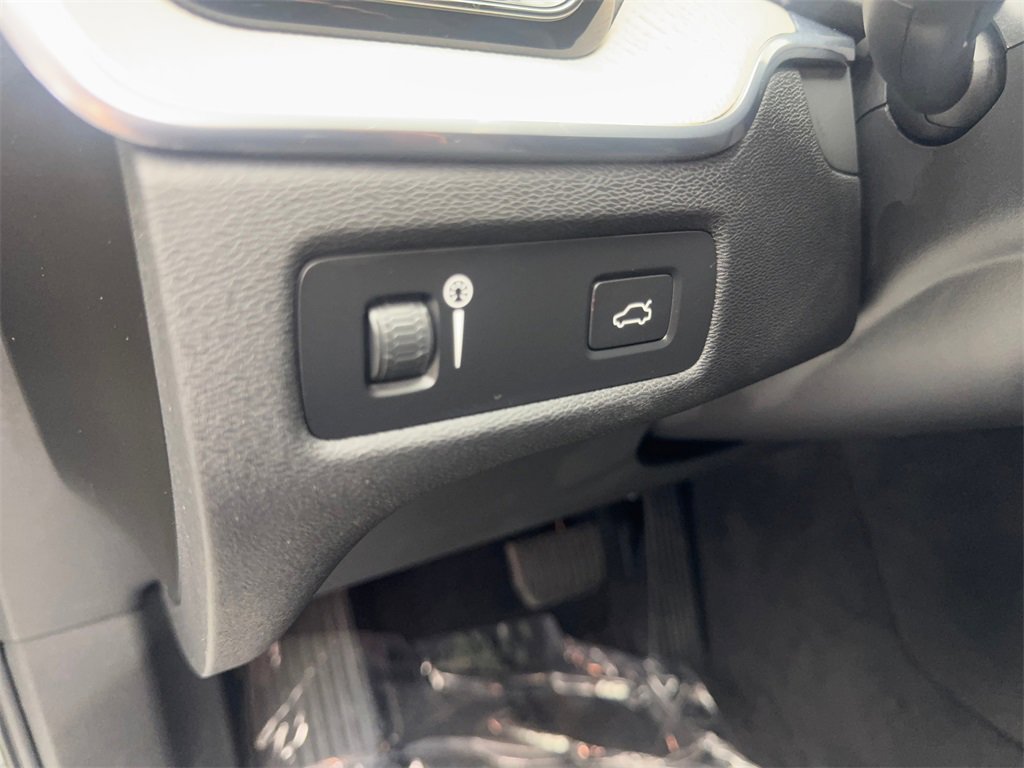 Used 2022 Volvo XC60 B5 Inscription w/ Protection Package Premier image 56