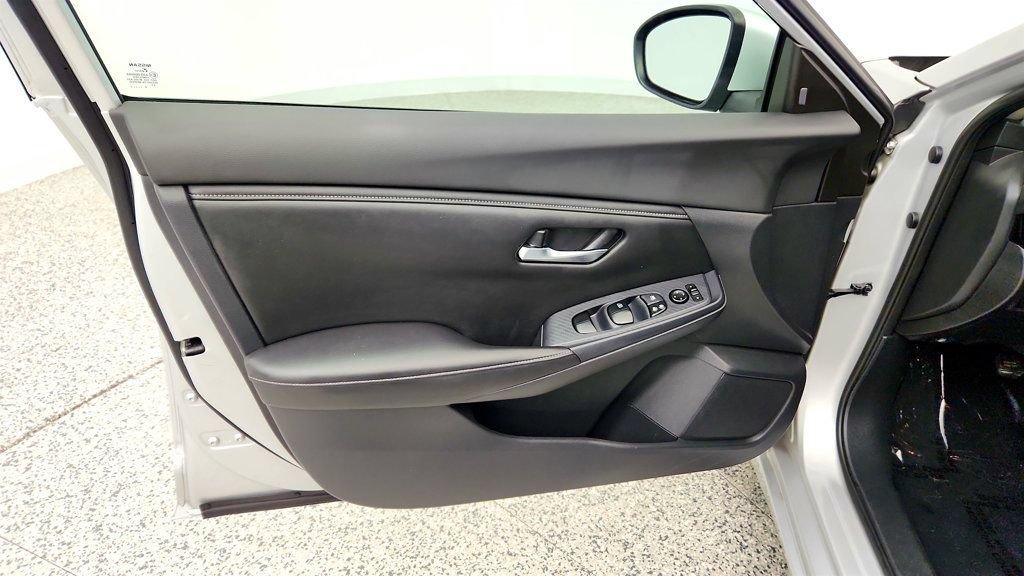 Used 2020 Nissan Sentra SV FWD image 10