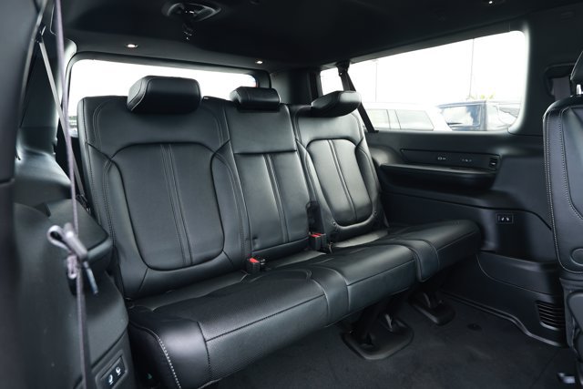 New 2026 Jeep Grand Wagoneer L Limited AWD/4WD image 34