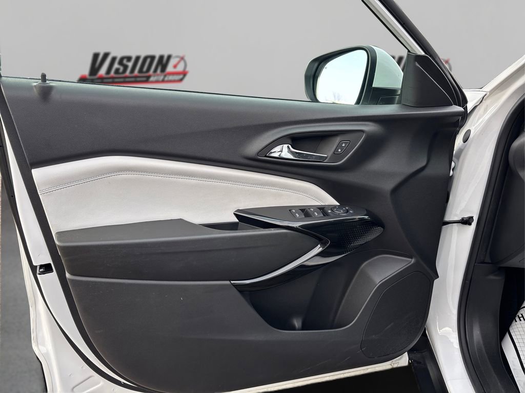 Used 2024 Chevrolet Trax LT w/ Driver Confidence Package image 22