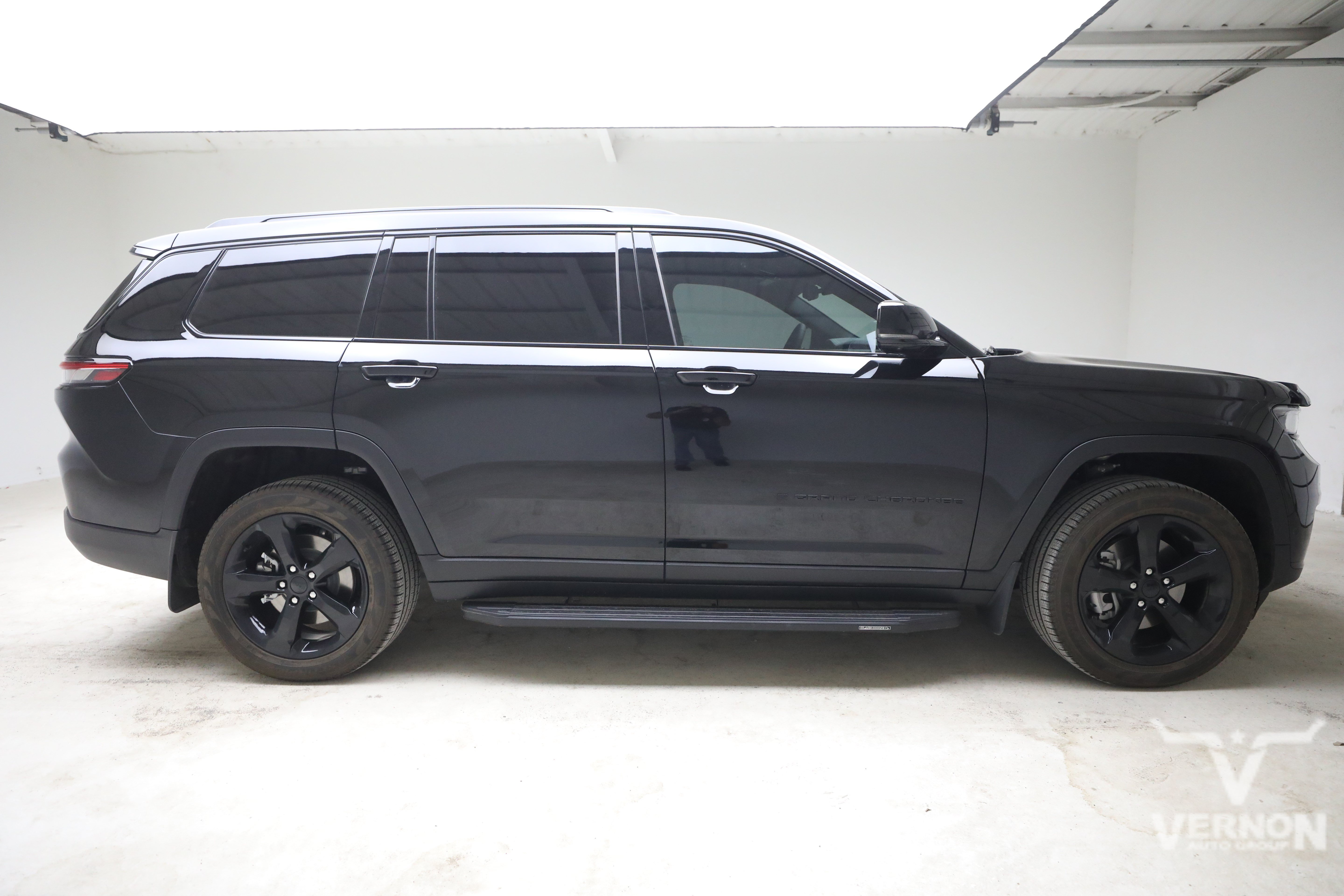 Used 2025 Jeep Grand Cherokee L Limited w/ Luxury Tech Group II AWD/4WD image 5