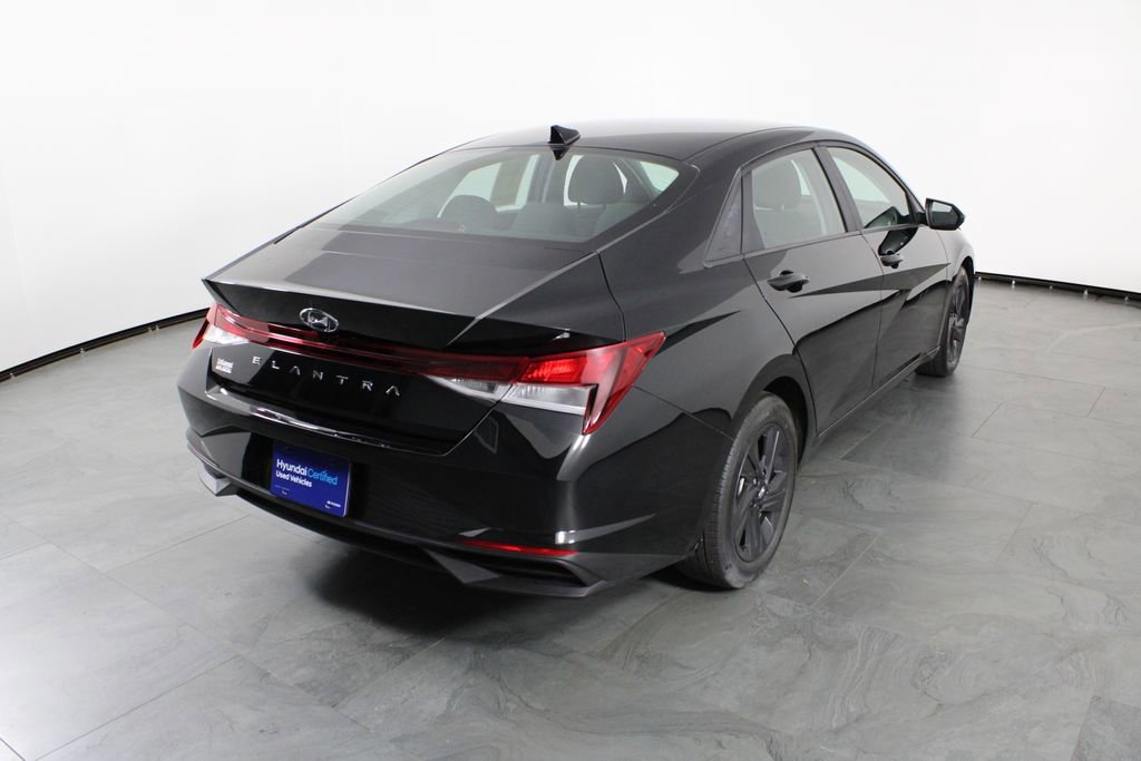 Certified 2021 Hyundai Elantra SEL w/ Convenience Package image 13