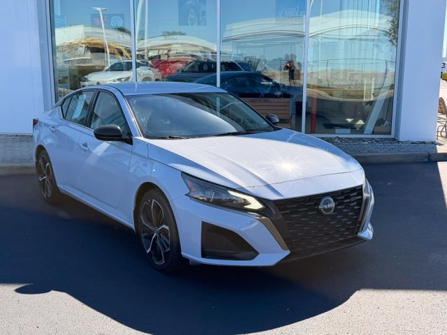 Used 2024 Nissan Altima 2.5 SR FWD image 18