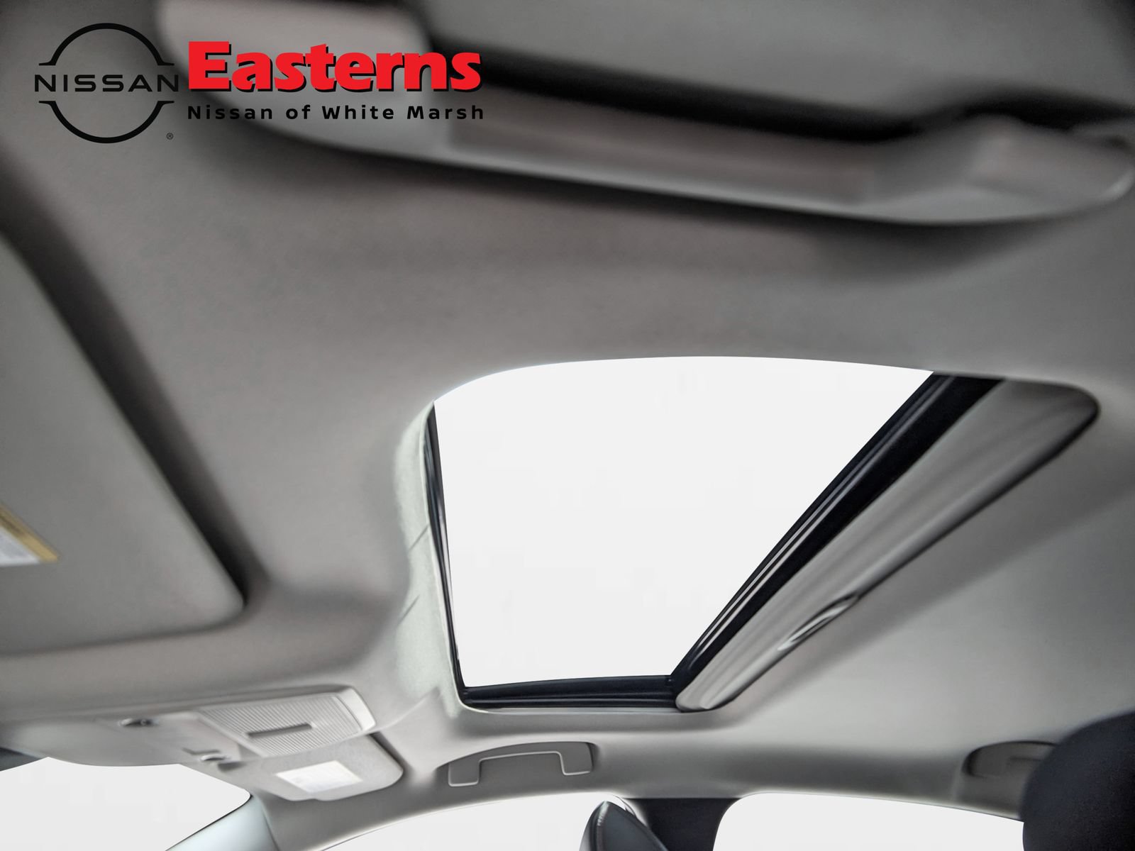 New 2026 Nissan Sentra SR w/ SR Premium Package FWD image 21